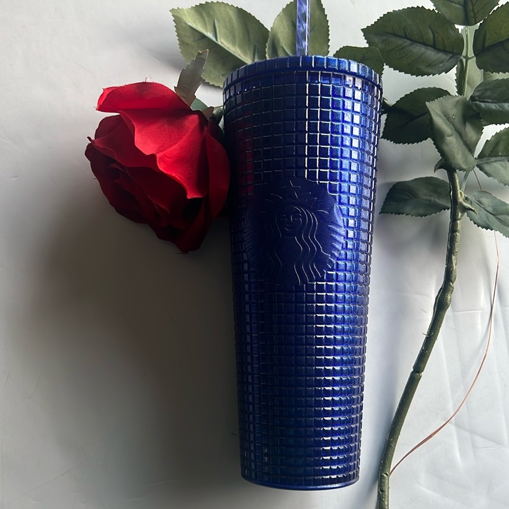 Starbucks Venti 24 Oz. Cobalt Blueberry Glitter Grid Pattern Cup With Straw